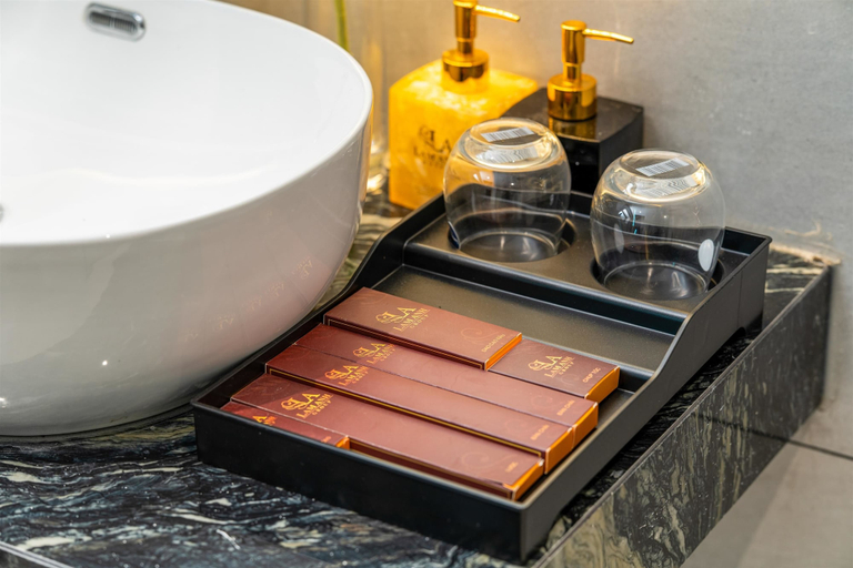 Bathroom amenities 3, Lam Anh Hotel 11 Long Bien, Hoài Đức