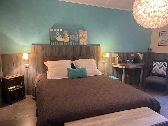 Bedroom 2, Chambre D Ha Tes Bleus Matines, Gard