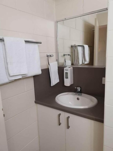 Bathroom 4, Nambour Lodge Motel, Maroochy - Nambour