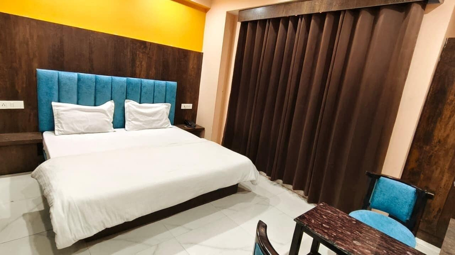 Room 4, Hotel Krishna By Shail Group, Dehradun