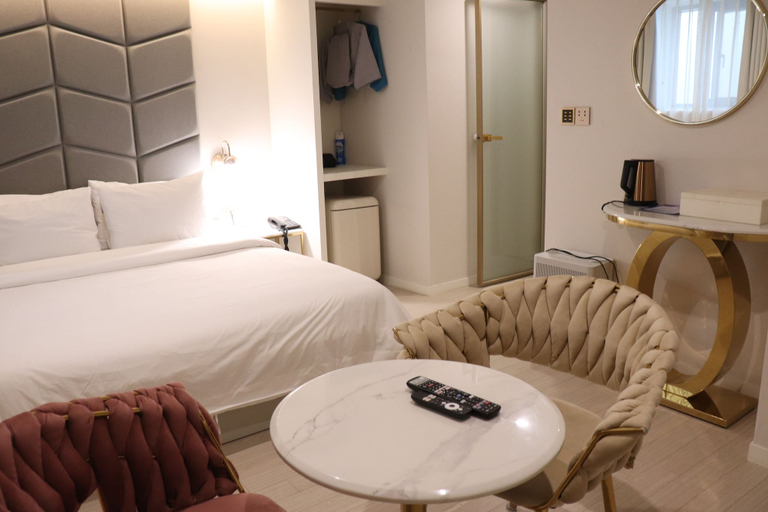 Bedroom 2, Denbasta Hotel Deokcheon, Buk