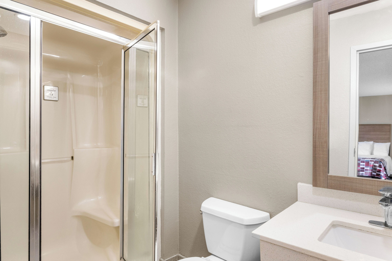 Bathroom 5, Red Roof Inn Niagara Falls, Niagara