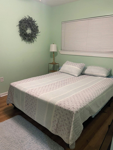 Room 3, Rivertown Bungalow, Calhoun