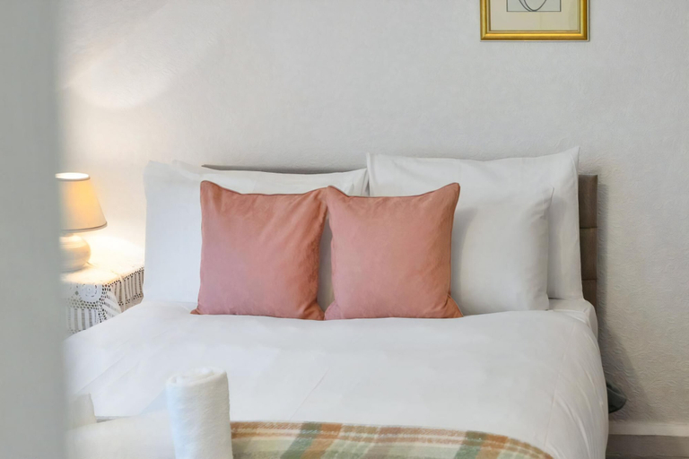 Room 5, Guestready - Links View, Edinburgh