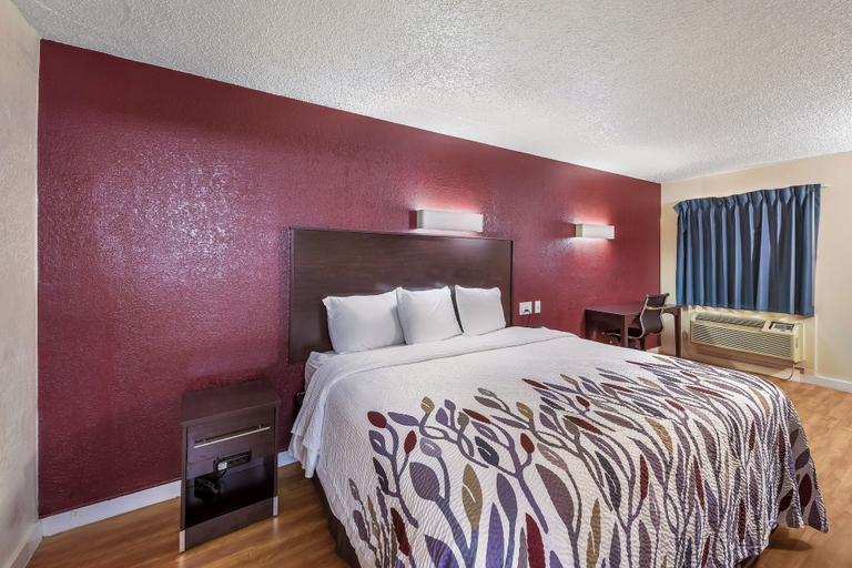 Bedroom 3, Red Roof Inn Plano, Collin