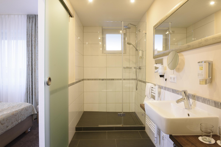 Bathroom 4, Best Western Hotel Lamm, Konstanz