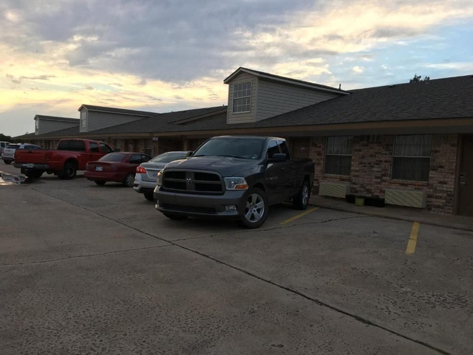 Public Area 5, Colonial Inn, Pottawatomie
