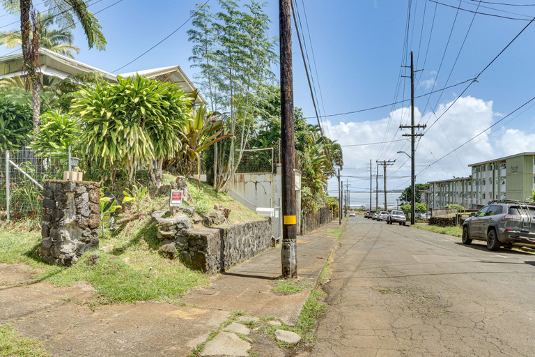 Room 3, Modern Hilo Hideaway - Gated Yard Gazebo, Hawaii