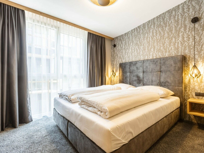 Room 4, Apartment in Fugen With Swimming Pool, Schwaz