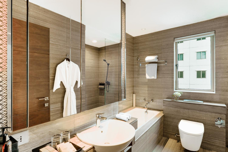 Bathroom 4, Ascott Waterplace Surabaya, Surabaya