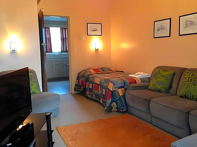 Bedroom 3, Lantern Court Motel, Buller