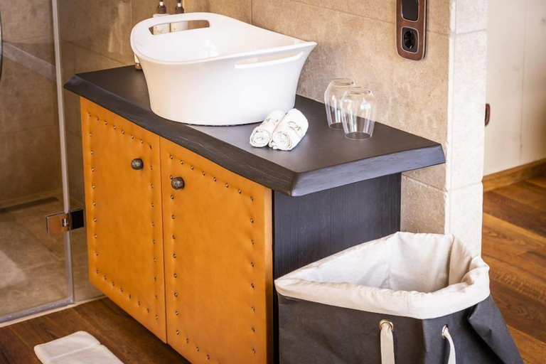 Bathroom 3, Golden Hill Country Chalets & Suites, Leibnitz
