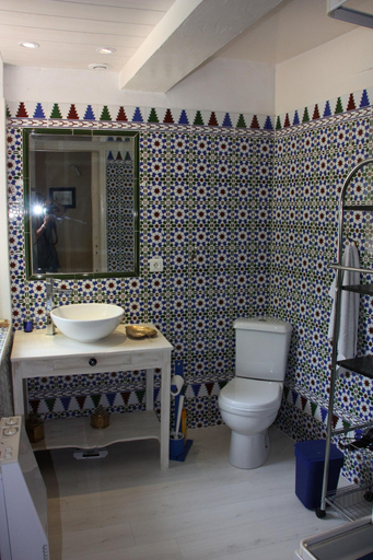 Bathroom 3, Chambre D Ha Tes Bleus Matines, Gard