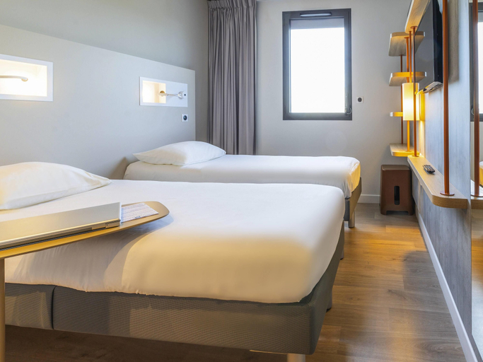 Bedroom 3, Ibis Budget Saint-Etienne Centre Gare Châteaucreux, Loire