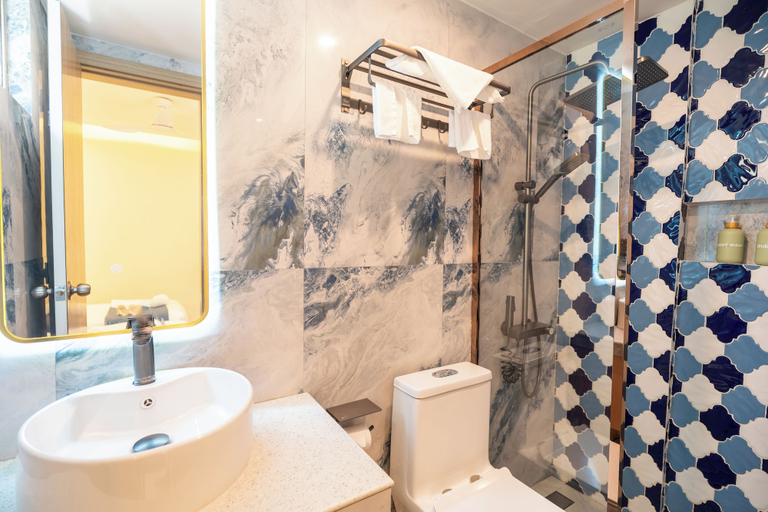 Bathroom 3, Six Palms Beach, Malé