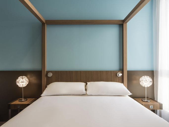 Bedroom 4, ibis Styles La Rochelle Centre Vieux Port, Charente-Maritime