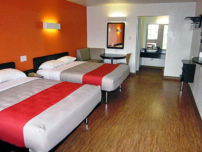 Bedroom 3, Motel 6 Stephenville, TX, Erath