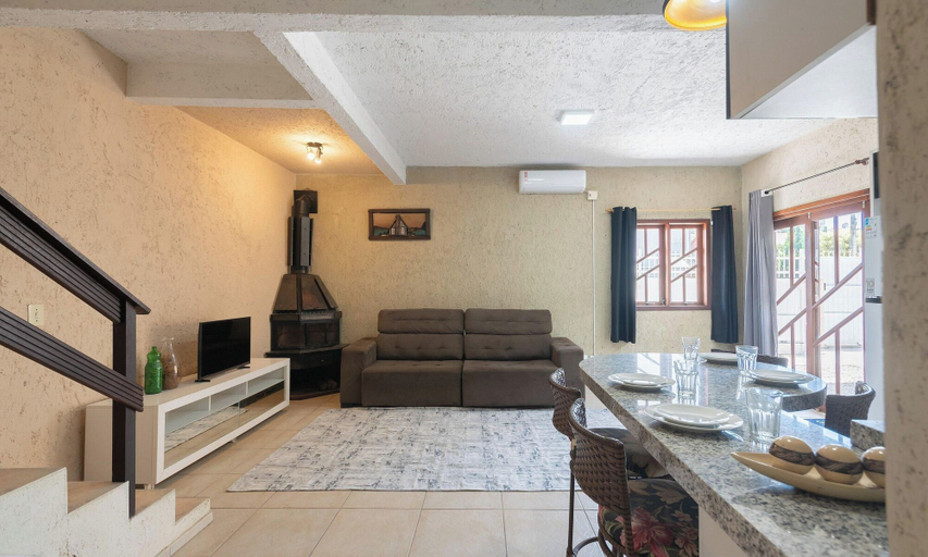 Interior, House w/ Suite and BBQ 110 m From the sea Oni0001, Barra Velha