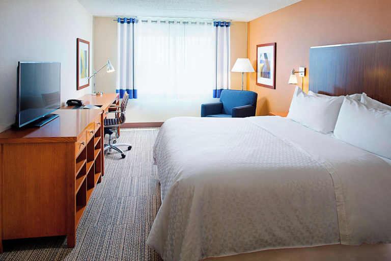 Bedroom 3, Four Points Philadelphia Airport, Philadelphia