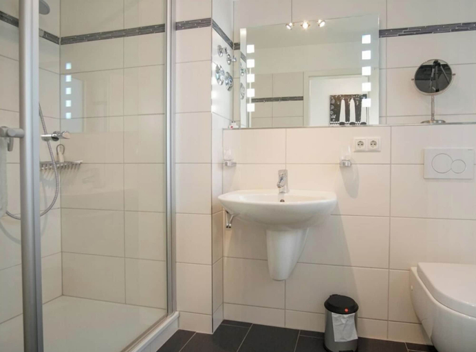 Bathroom 4, House Zur Mole, Apartment 20 "meerkieker", Ostholstein
