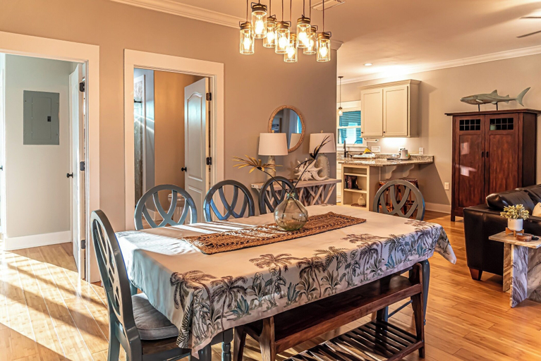 Dining 3, 4005 Rookery 3 Sea Story, Baldwin