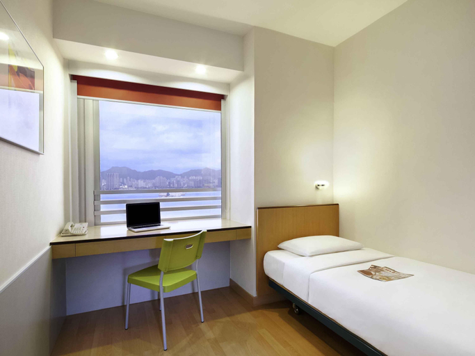 Bedroom 5, ibis Hong Kong North Point, Hong Kong Island