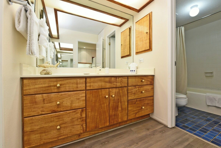 Bathroom 3, Spacious Studio w AC Pool and Beach Cabana - Maui Eldorado J209, Maui