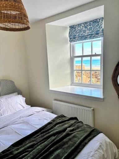 Room 3, Castaway Beach Cottage, Fife
