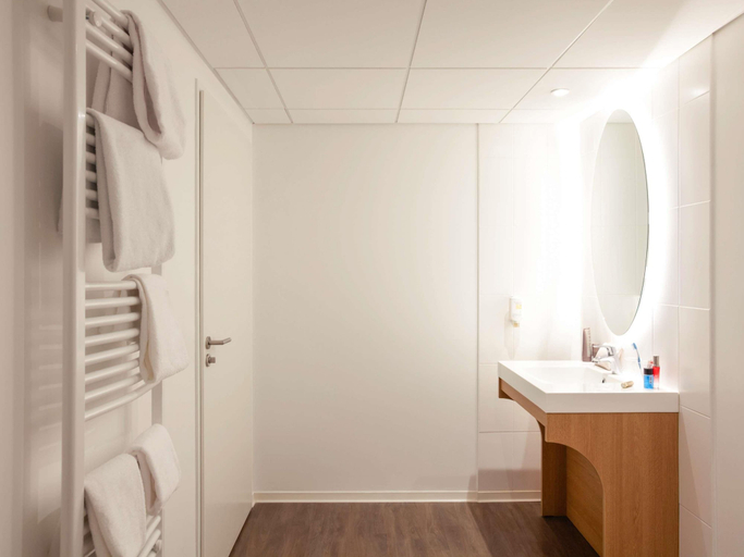 Bathroom 5, Aparthotel Adagio Access Nancy Centre, Meurthe-et-Moselle