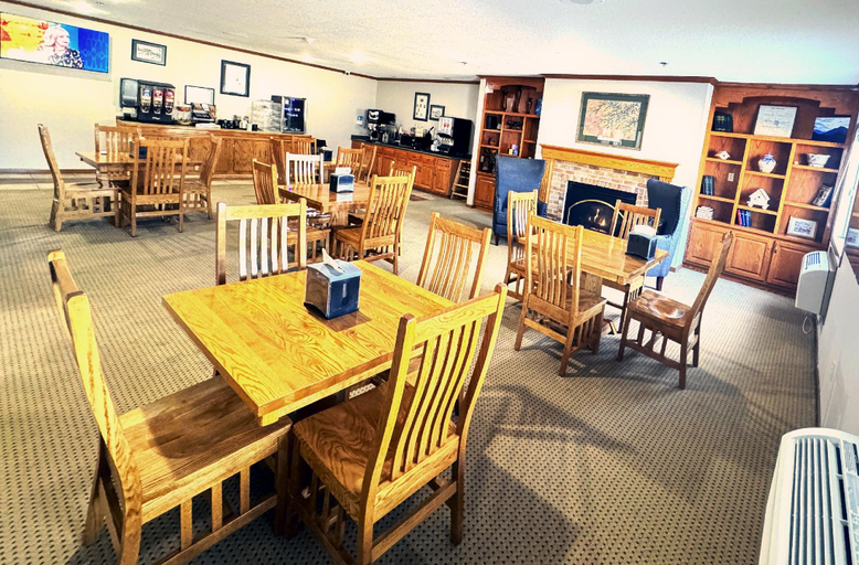 Food & Drinks 5, Country Trails Inn &Suites, Fillmore