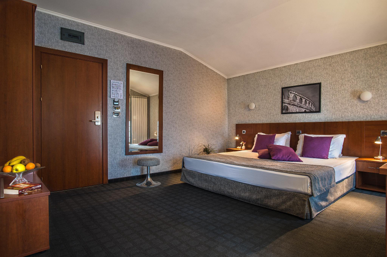 Bedroom 4, Forum Hotel, Stara Zagora