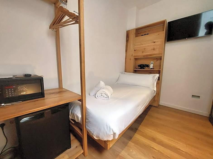 Bedroom 2, Nao Catedral Boutique Hotel, Baleares
