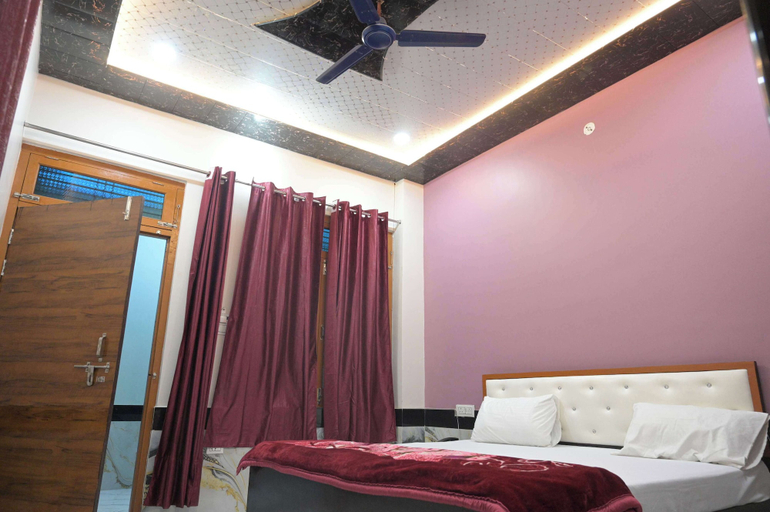 Room 4, Preksha Palace, Faizabad