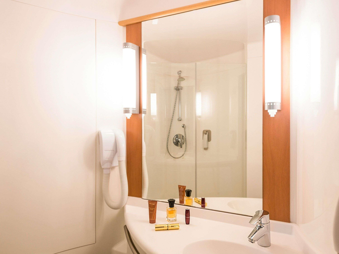 Bathroom 5, ibis Esch Belval, Esch-sur-Alzette