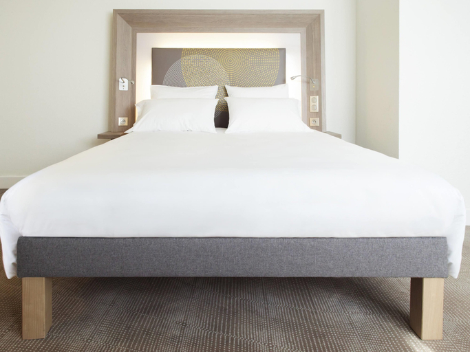 Bedroom 2, Novotel Ipswich, Suffolk