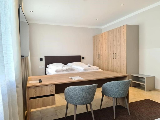 Bedroom 2, TT Aparthotel Neuhofen, Linz Land