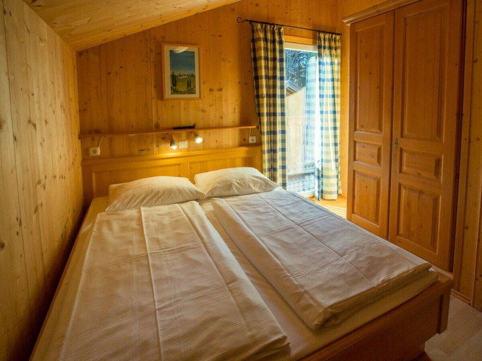 Room 5, Cabin in Annaberg With Swimming Pool, Hallein