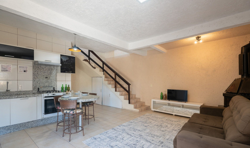 Living area 2, House w/ Suite and BBQ 110 m From the sea Oni0001, Barra Velha