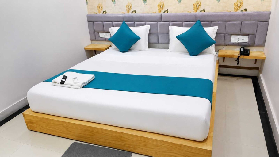 Room 5, Classic Hanspura Bus Terminal, Ahmadabad