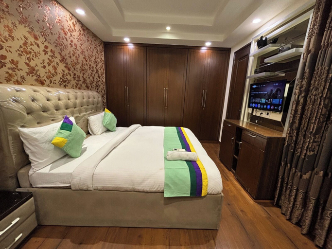 Room 4, Fortune Home Service Apartment 3BHK M112, Delhi