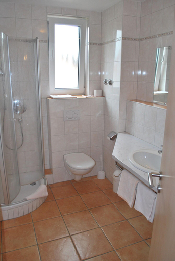 Bathroom 4, Gasthof Goldener Engel, Aschaffenburg