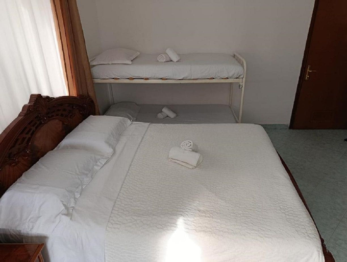 Room 5, Rezidenca Pahumi, Durrësit