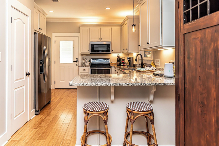 Private kitchen 5, 4005 Rookery 3 Sea Story, Baldwin