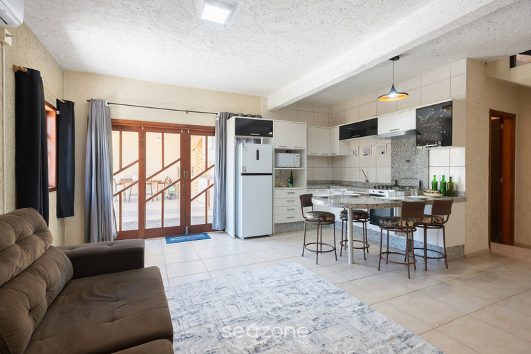 Living area 4, House w/ Suite and BBQ 110 m From the sea Oni0001, Barra Velha