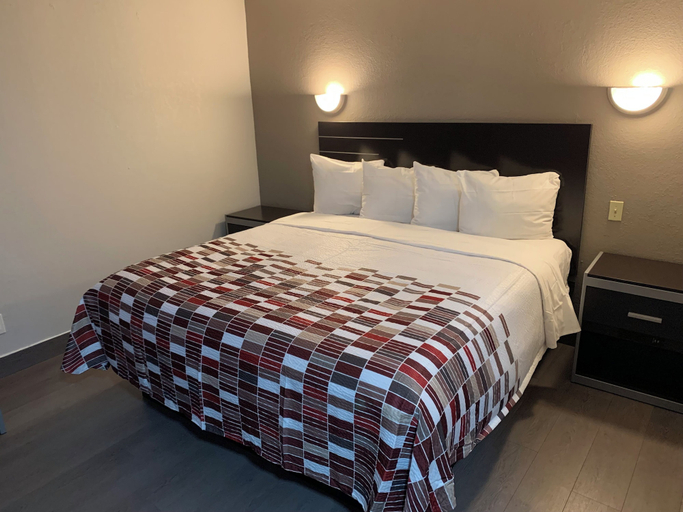 Bedroom 3, Red Roof Inn Copiague, Suffolk