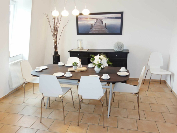 Dining 4, Holiday Apartment With 1 Bedroom, Schleswig-Flensburg