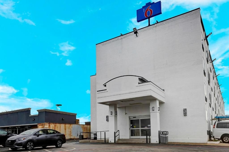Exterior & Views 2, Motel 6 Arlington, Tx – Entertainment District, Arlington