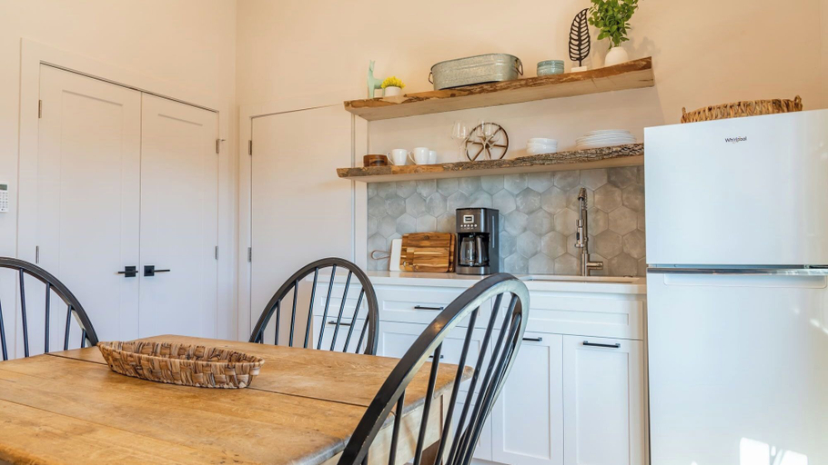 Interior 4, Fiorella Sofia-vine Cottages by Avantstay Two Connecting King Suites Downtown Paso Robles, San Luis Obispo