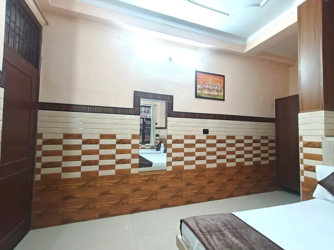 Room 2, VATS VILLA, Mathura