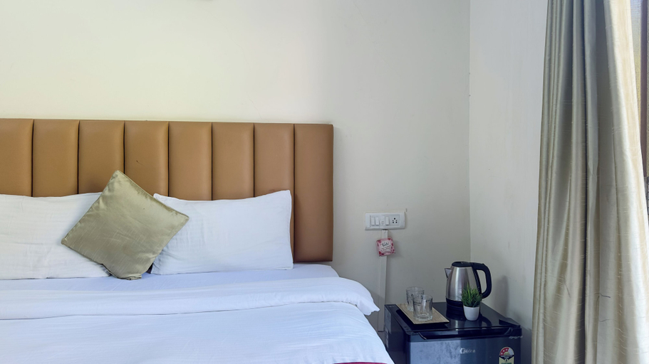 Room 2, Hotel Leela Inn Candolim, North Goa